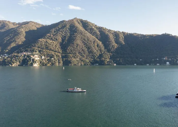 Cernobbio Lake Suites شقة