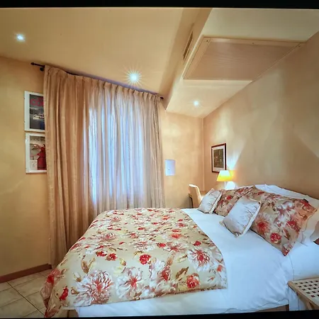 Cernobbio Lake Suites チェルノッビオ